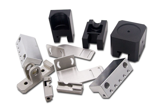 鋁合金加工廠家陽極氧化為何要做前處理？