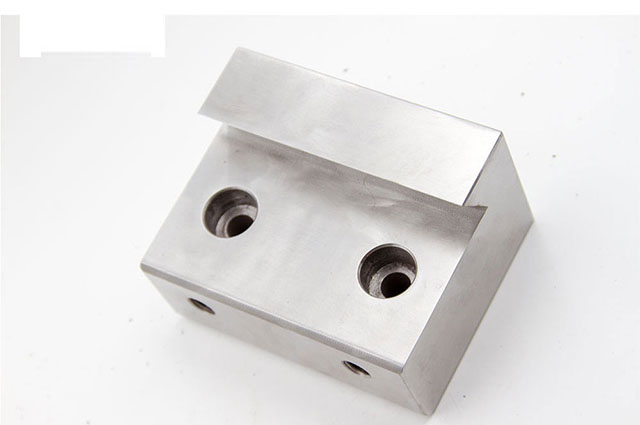 CNC精密機械加工 CNC精密機械加工